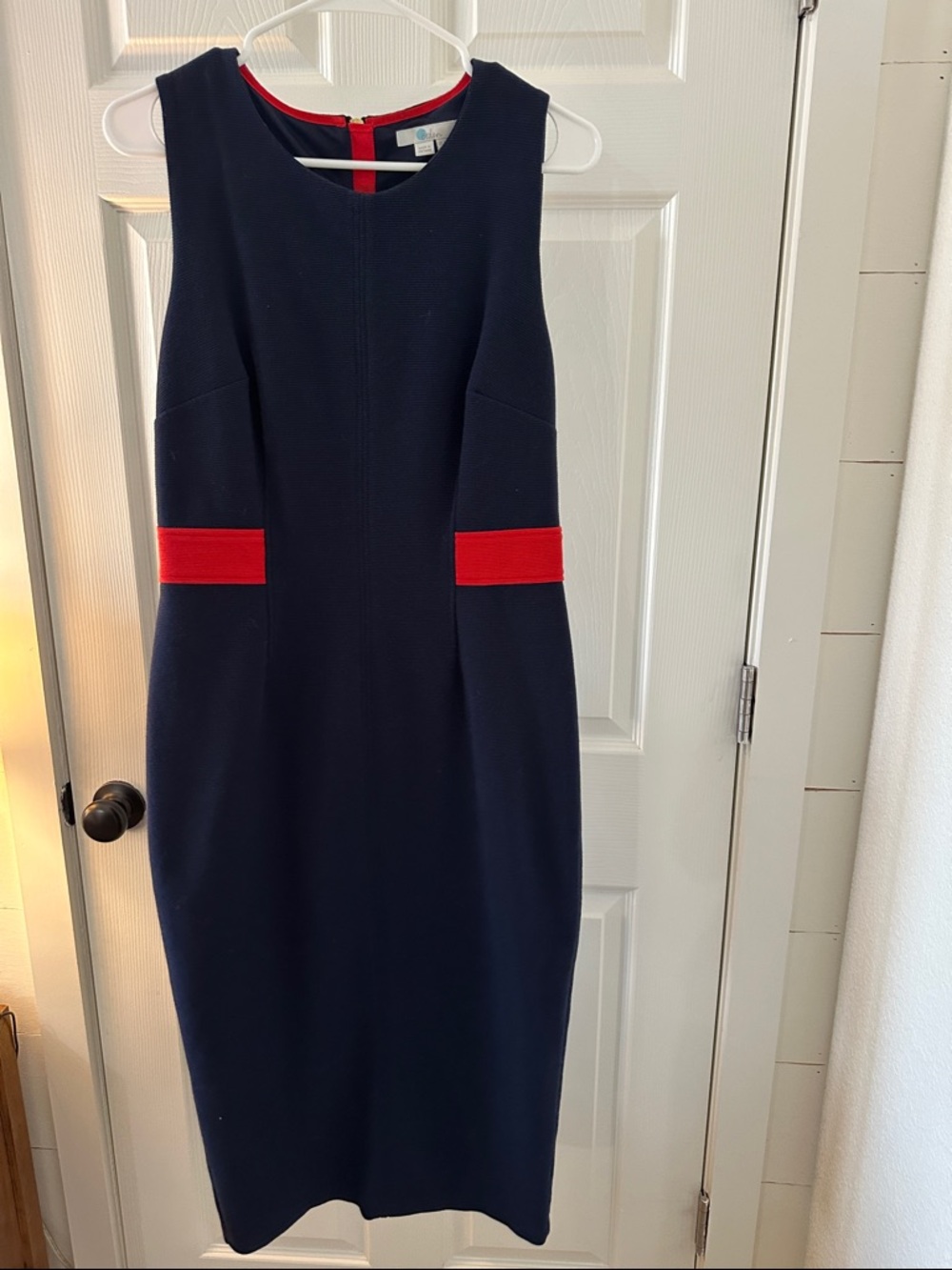 8L Classic Navy Bodycon Dress with Red Accent - w stretch